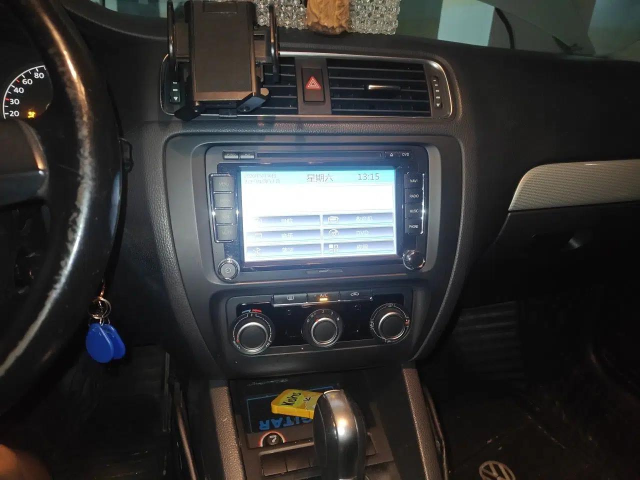 Volkswagen Sagitar 2014 Revised Version 1.6L Automatic Comfort Edition — миниатюра 13