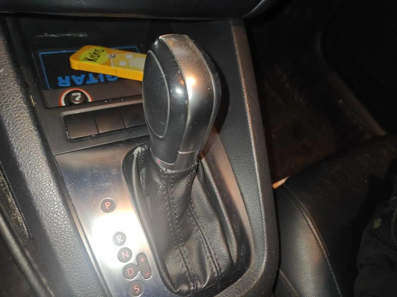 Volkswagen Sagitar 2014 Revised Version 1.6L Automatic Comfort Edition — миниатюра 14