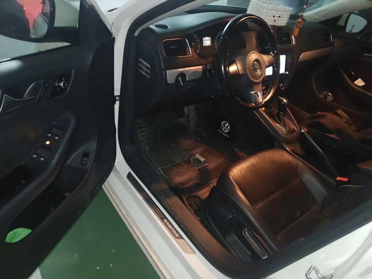 Volkswagen Sagitar 2014 Revised Version 1.6L Automatic Comfort Edition — миниатюра 16