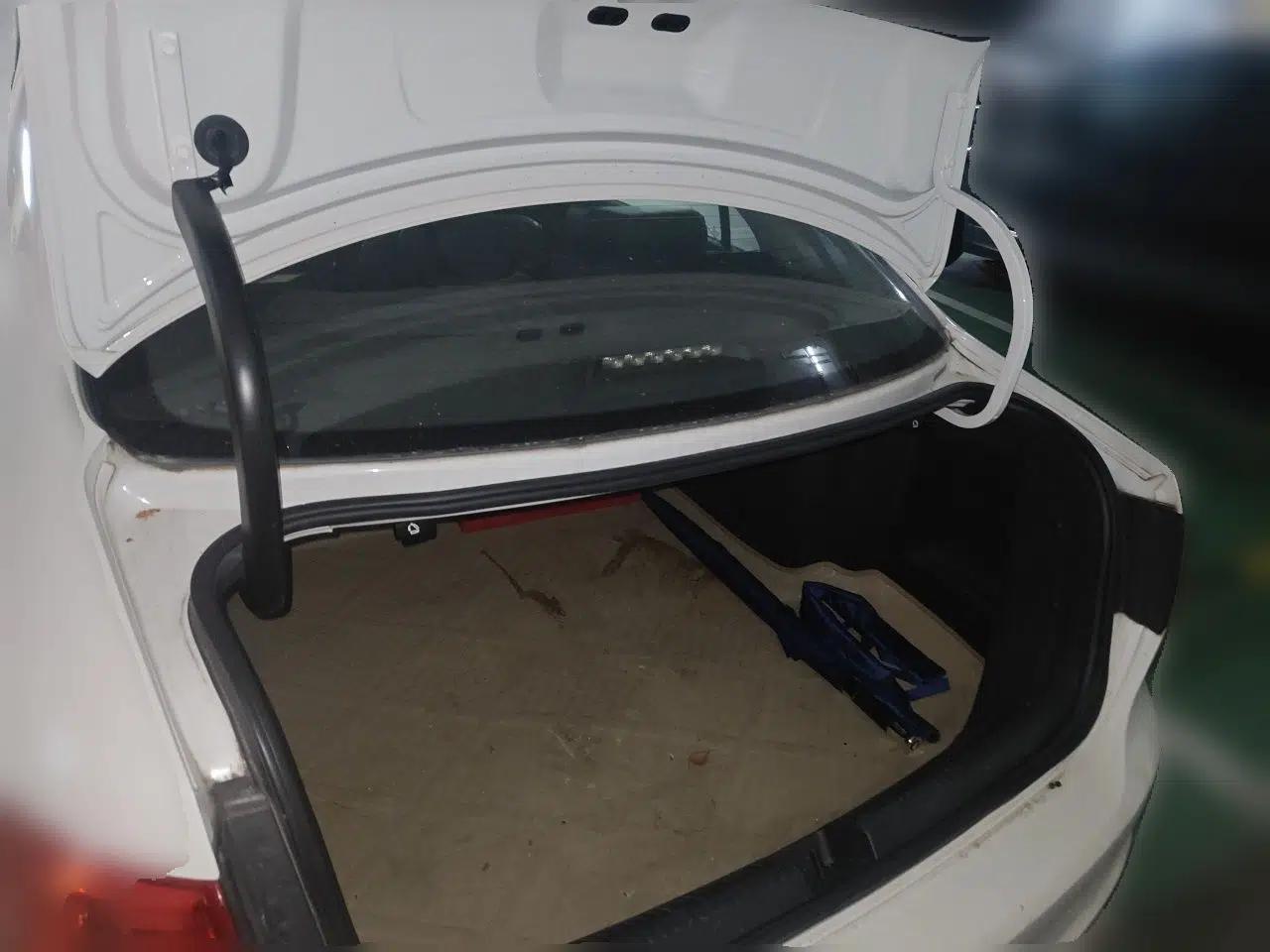 Volkswagen Sagitar 2014 Revised Version 1.6L Automatic Comfort Edition — миниатюра 19