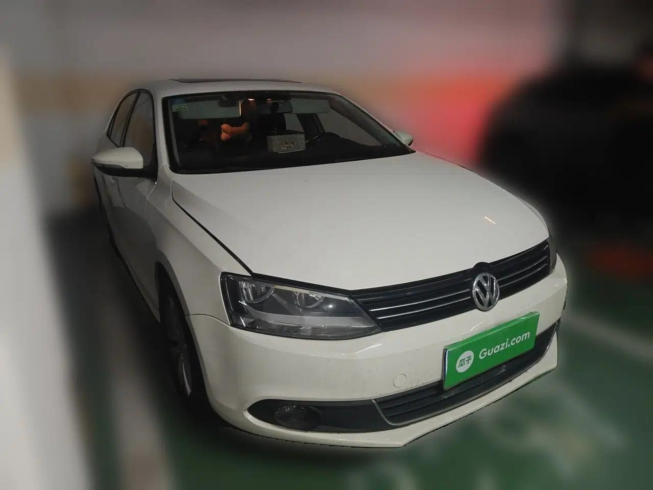 Volkswagen Sagitar 2014 Revised Version 1.6L Automatic Comfort Edition — миниатюра 3