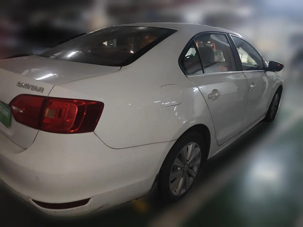 Volkswagen Sagitar 2014 Revised Version 1.6L Automatic Comfort Edition — миниатюра 6