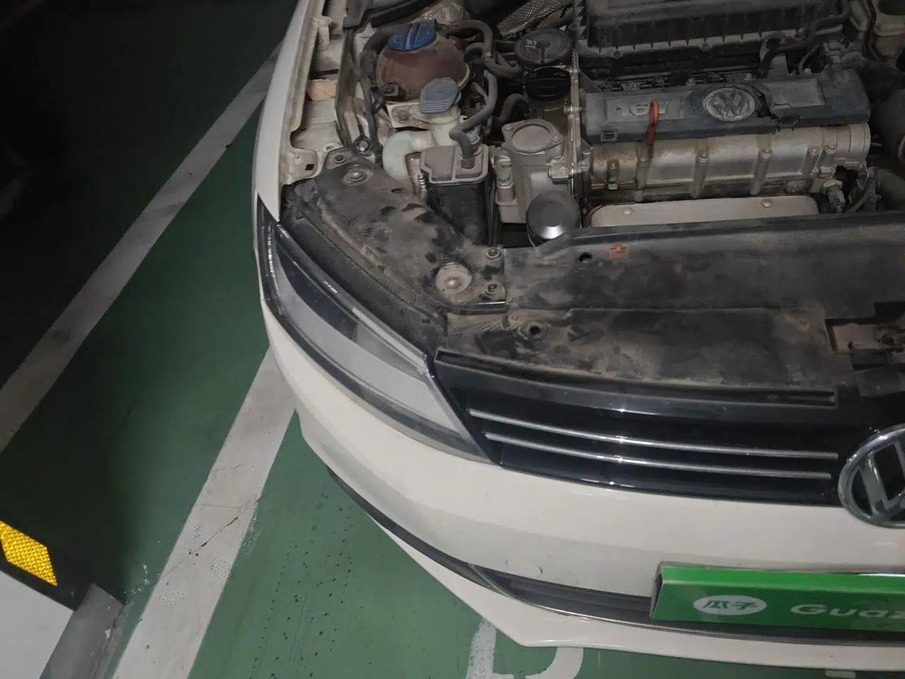 Volkswagen Sagitar 2014 Revised Version 1.6L Automatic Comfort Edition — миниатюра 7