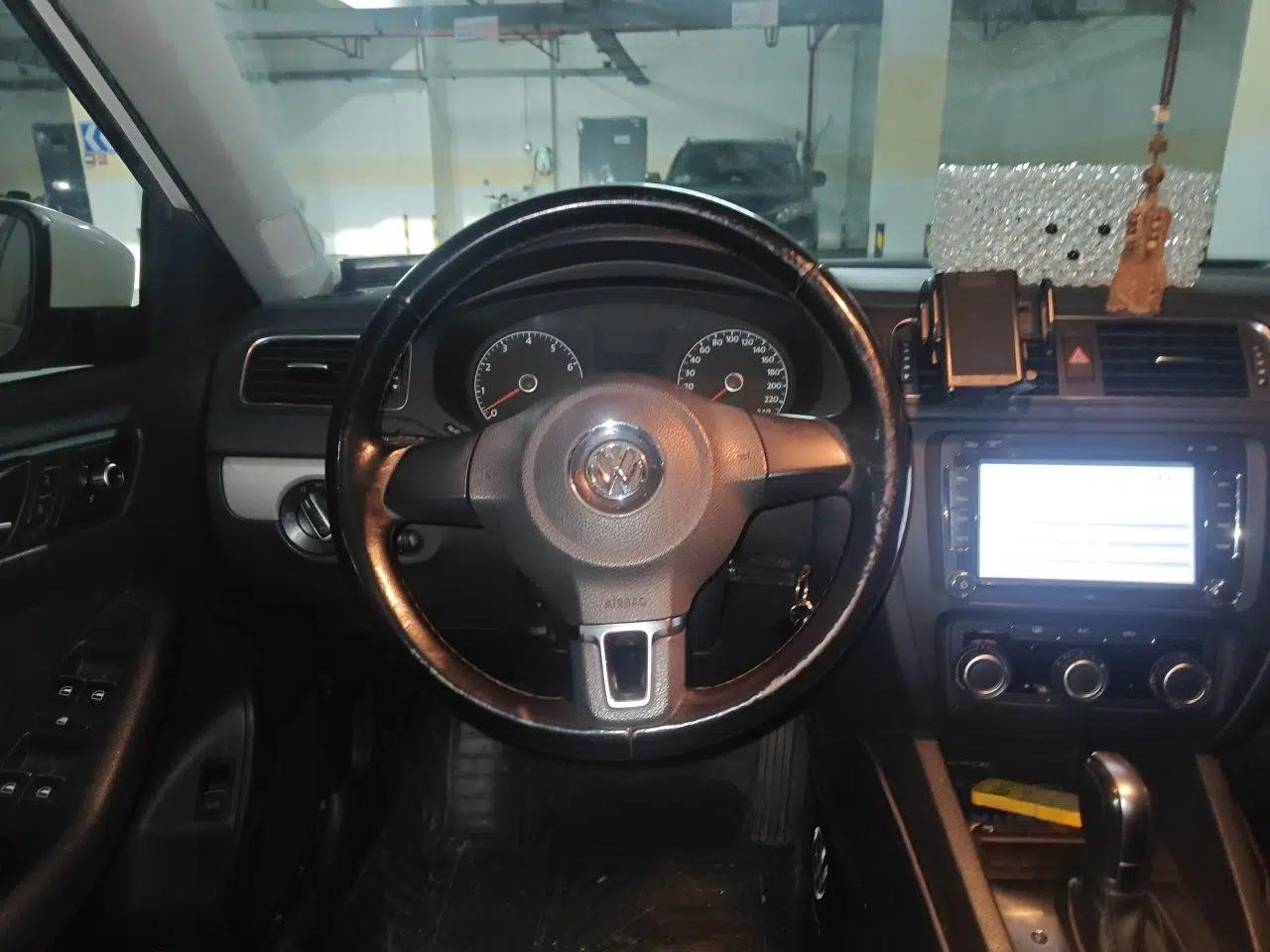 Volkswagen Sagitar 2014 Revised Version 1.6L Automatic Comfort Edition — миниатюра 10
