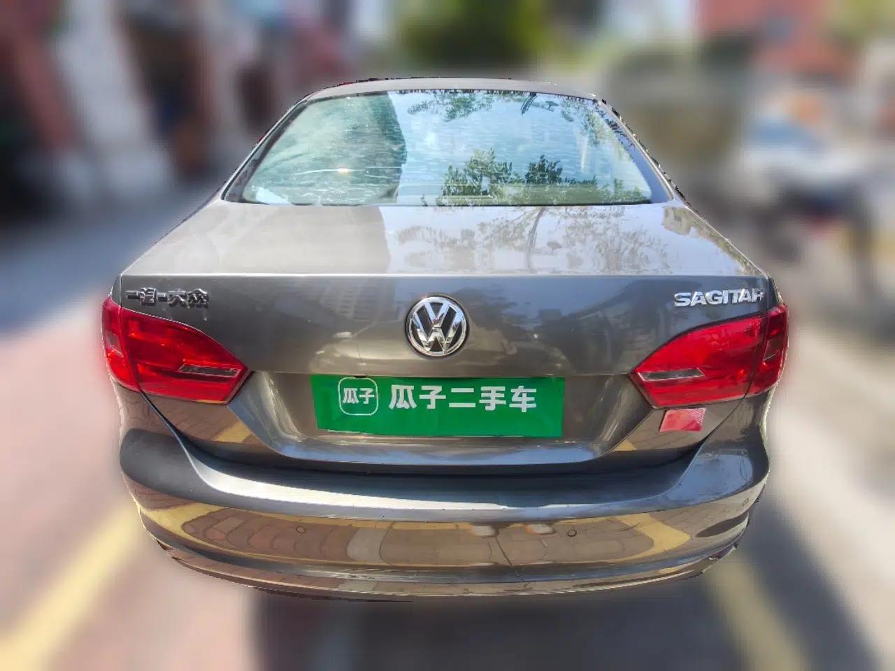 Volkswagen Sagitar 2014 Revised Version 1.6L Automatic Comfort Edition — миниатюра 5