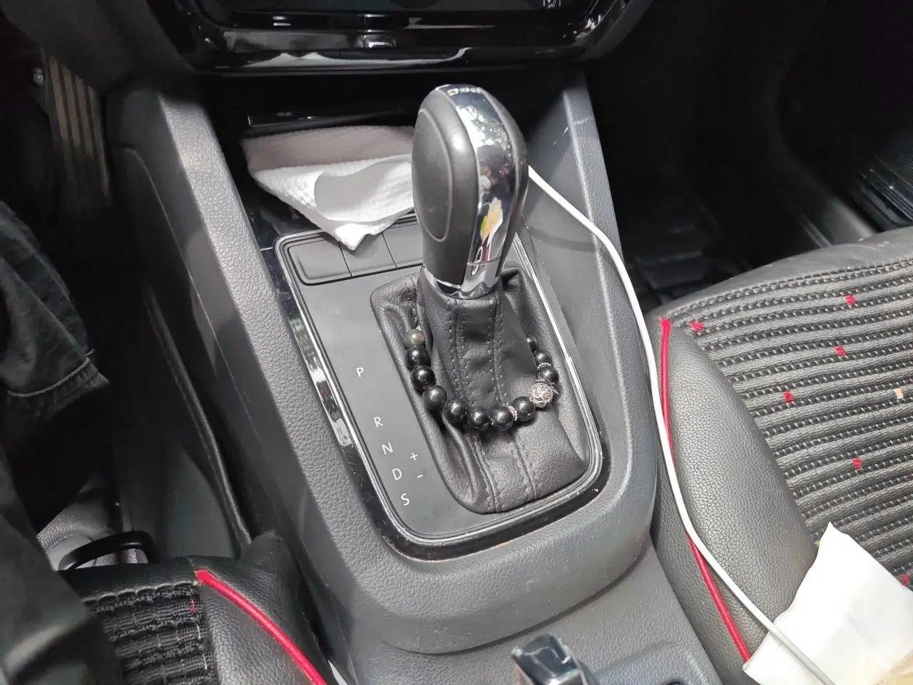 Volkswagen Sagitar 2015 230TSI Automatic Comfort Version — миниатюра 13