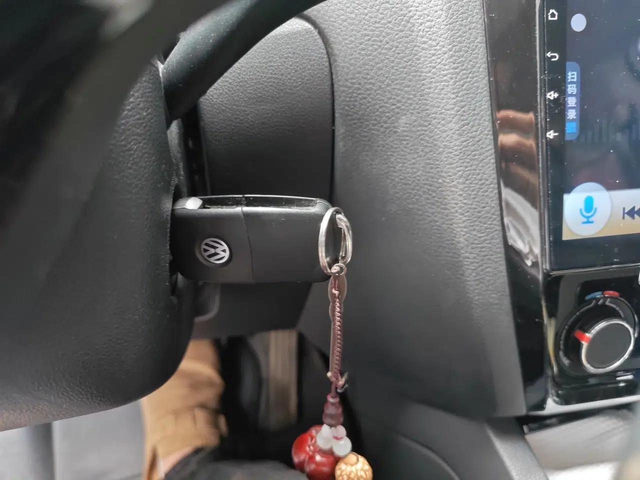Volkswagen Sagitar 2015 230TSI Automatic Comfort Version — миниатюра 17