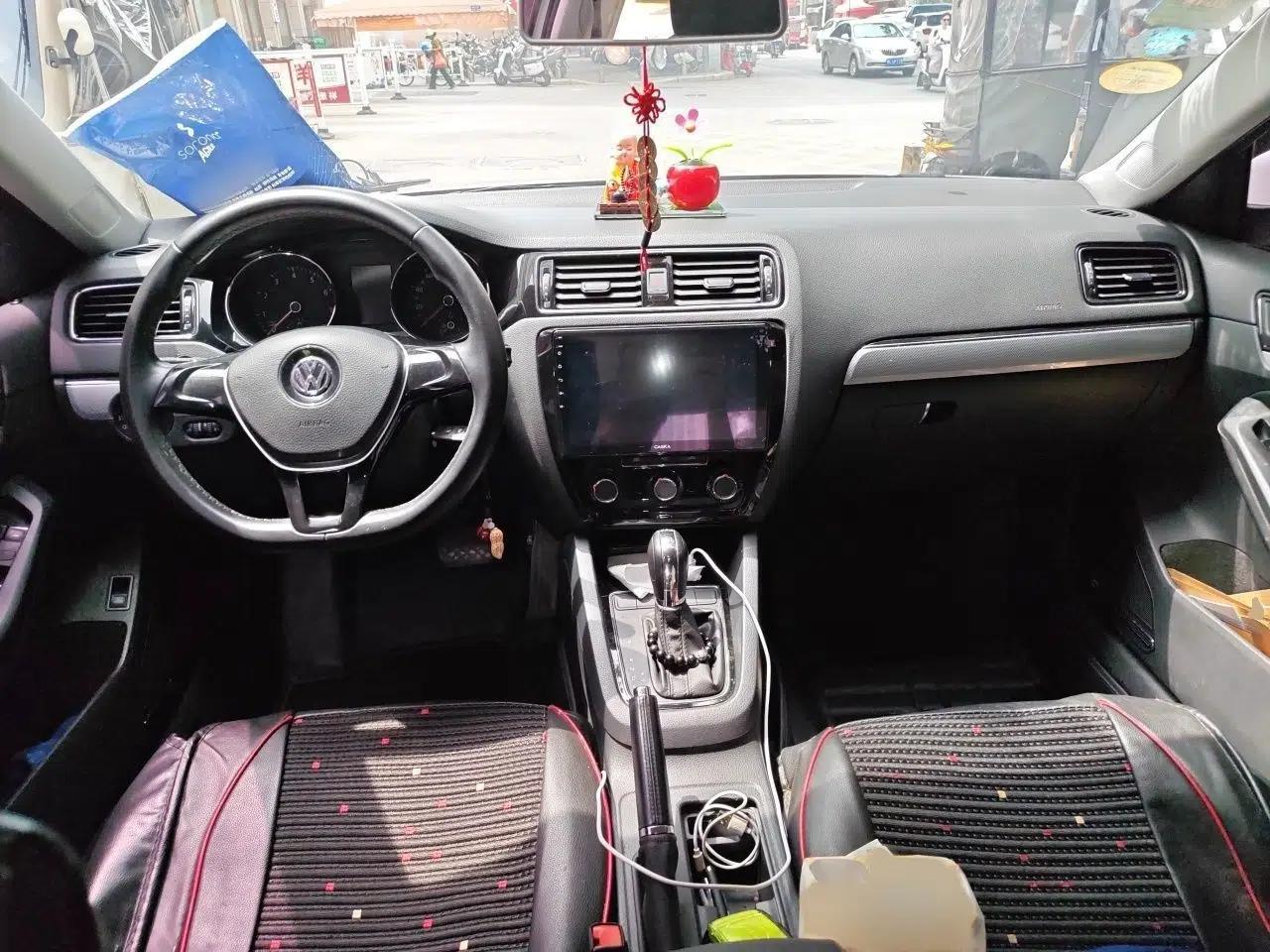 Volkswagen Sagitar 2015 230TSI Automatic Comfort Version — миниатюра 18
