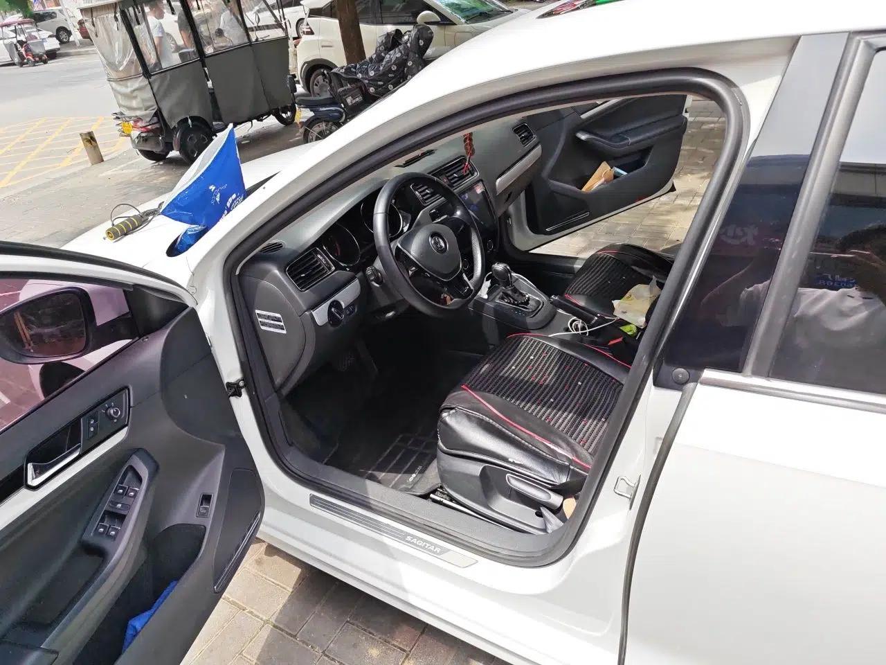 Volkswagen Sagitar 2015 230TSI Automatic Comfort Version — миниатюра 19