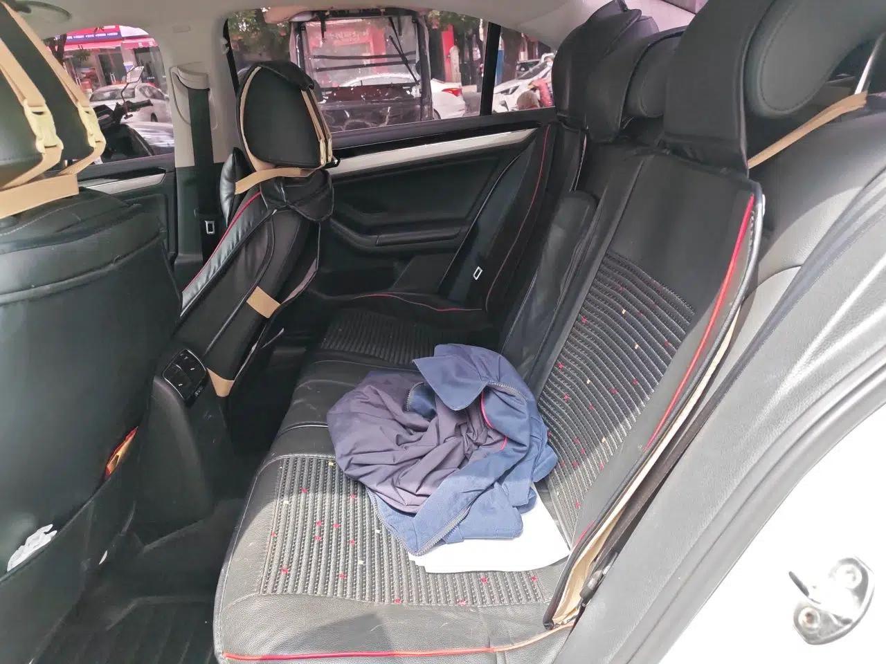 Volkswagen Sagitar 2015 230TSI Automatic Comfort Version — миниатюра 20