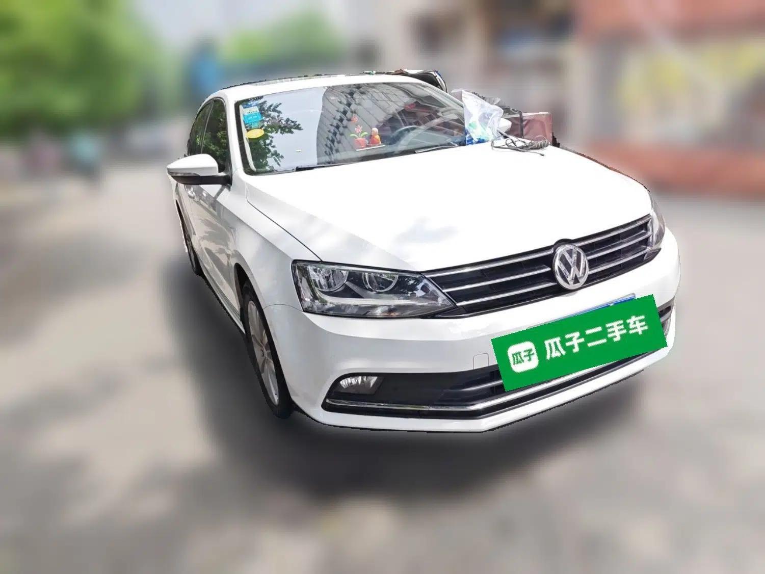 Volkswagen Sagitar 2015 230TSI Automatic Comfort Version — миниатюра 3