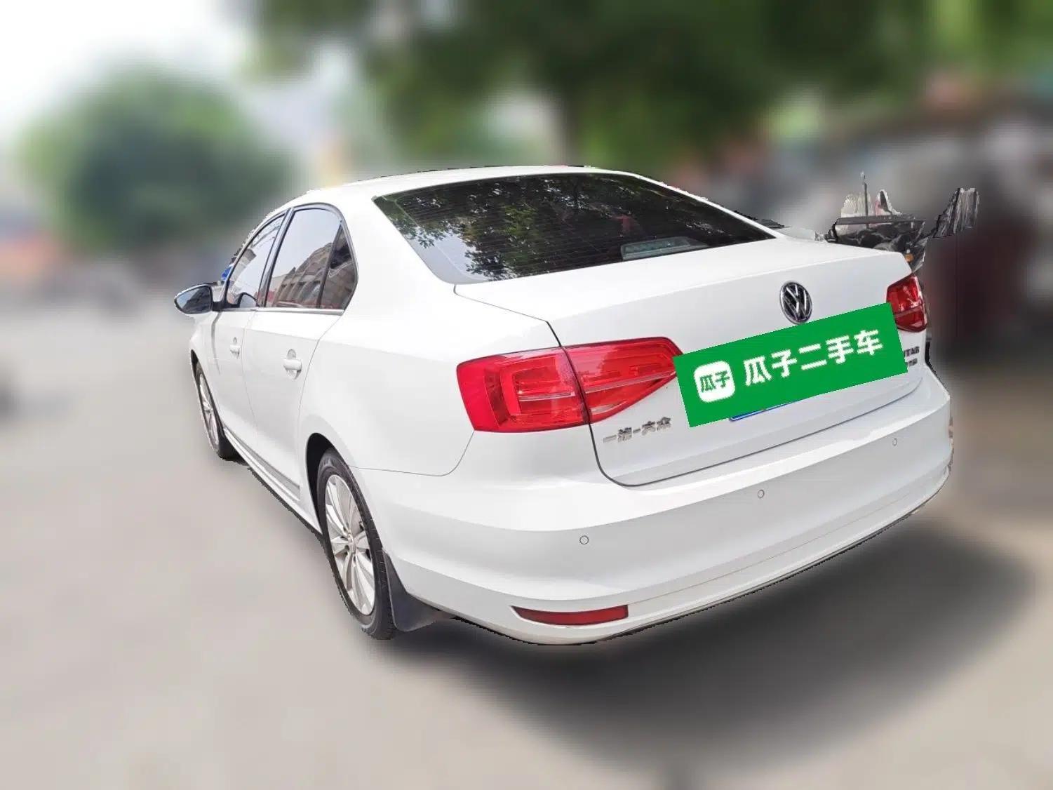 Volkswagen Sagitar 2015 230TSI Automatic Comfort Version — миниатюра 4