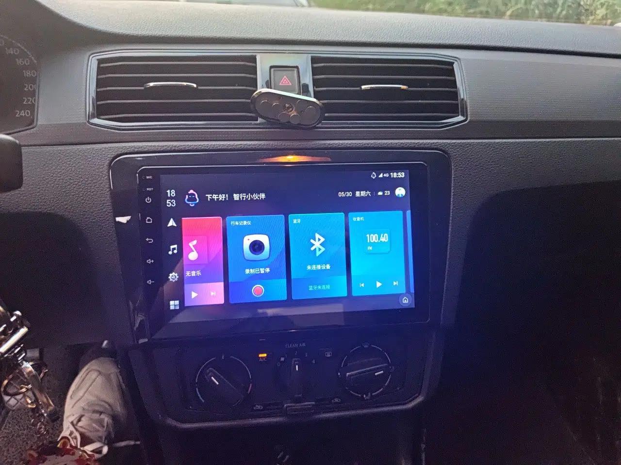 Volkswagen Santana 2021 1.5L Manual Fashion Edition — миниатюра 13
