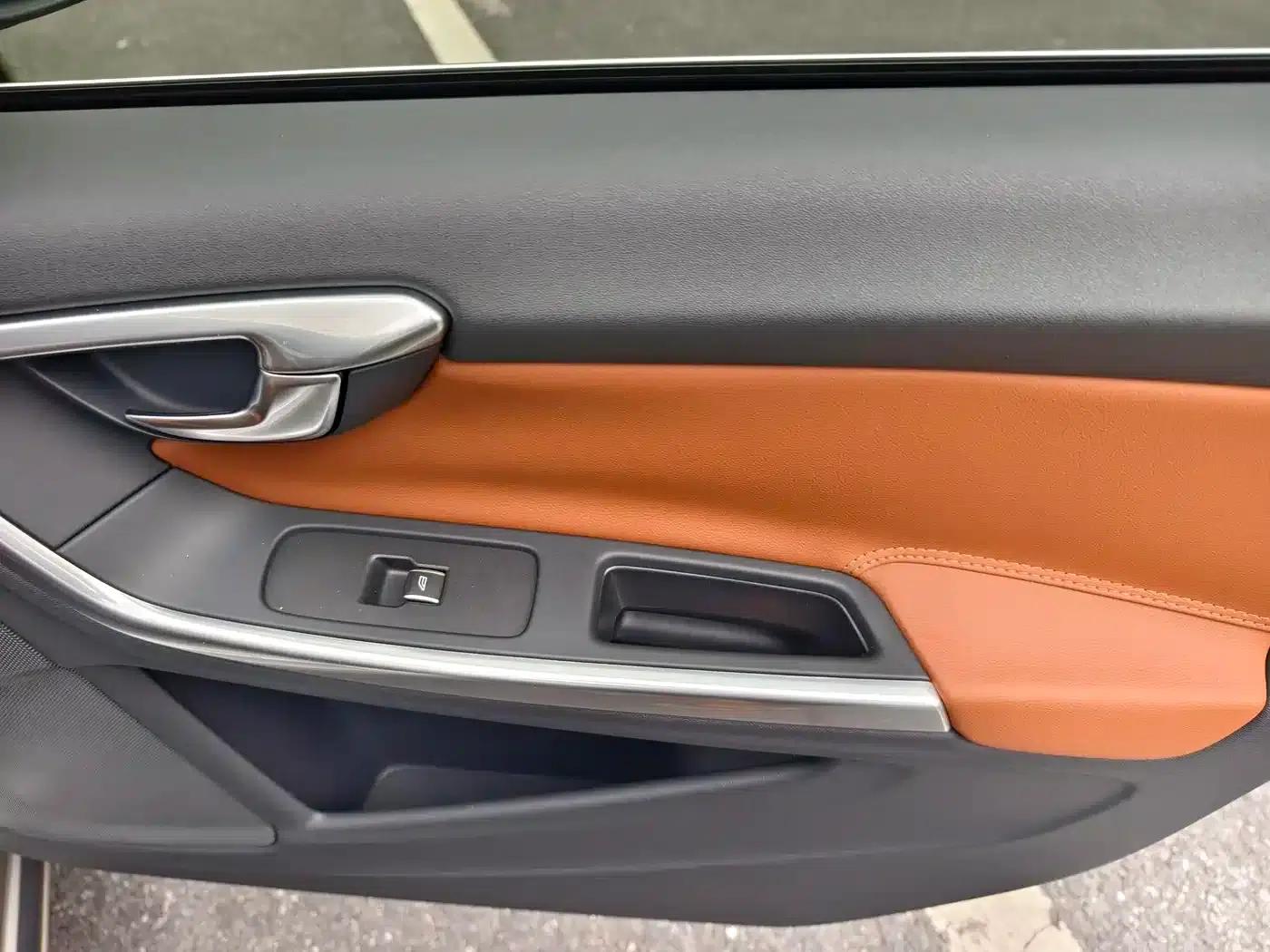 2016 Volvo S60L T5 Smart Edition — миниатюра 17
