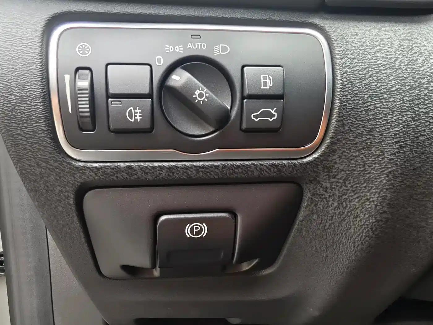 2016 Volvo S60L T5 Smart Edition — миниатюра 19