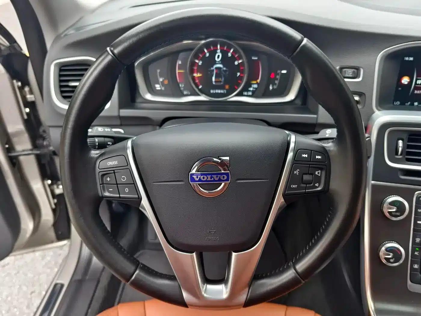 2016 Volvo S60L T5 Smart Edition — миниатюра 4