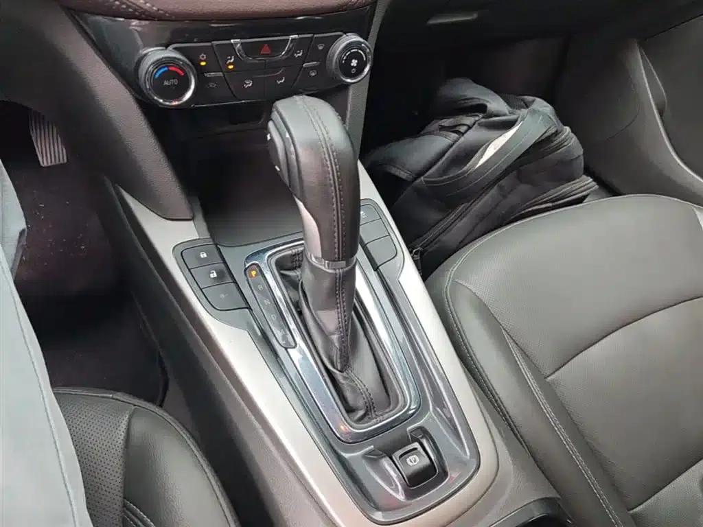 2016 Chevrolet Malibu 2.0L Automatic Luxury Edition — миниатюра 14