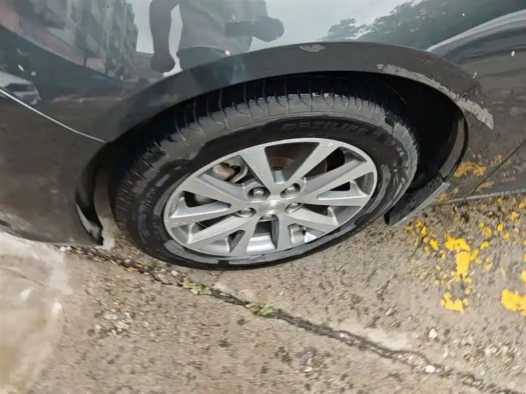2016 Chevrolet Malibu 2.0L Automatic Luxury Edition — миниатюра 23