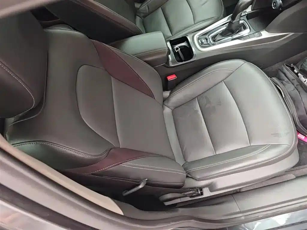 2016 Chevrolet Malibu 2.0L Automatic Luxury Edition — миниатюра 25