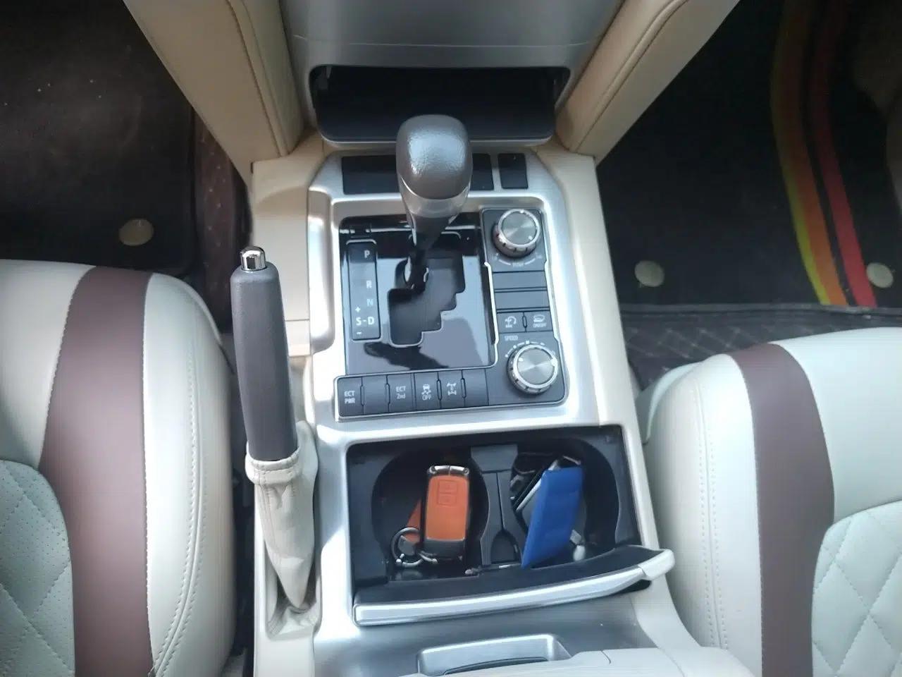 Toyota Land Cruiser — миниатюра 14