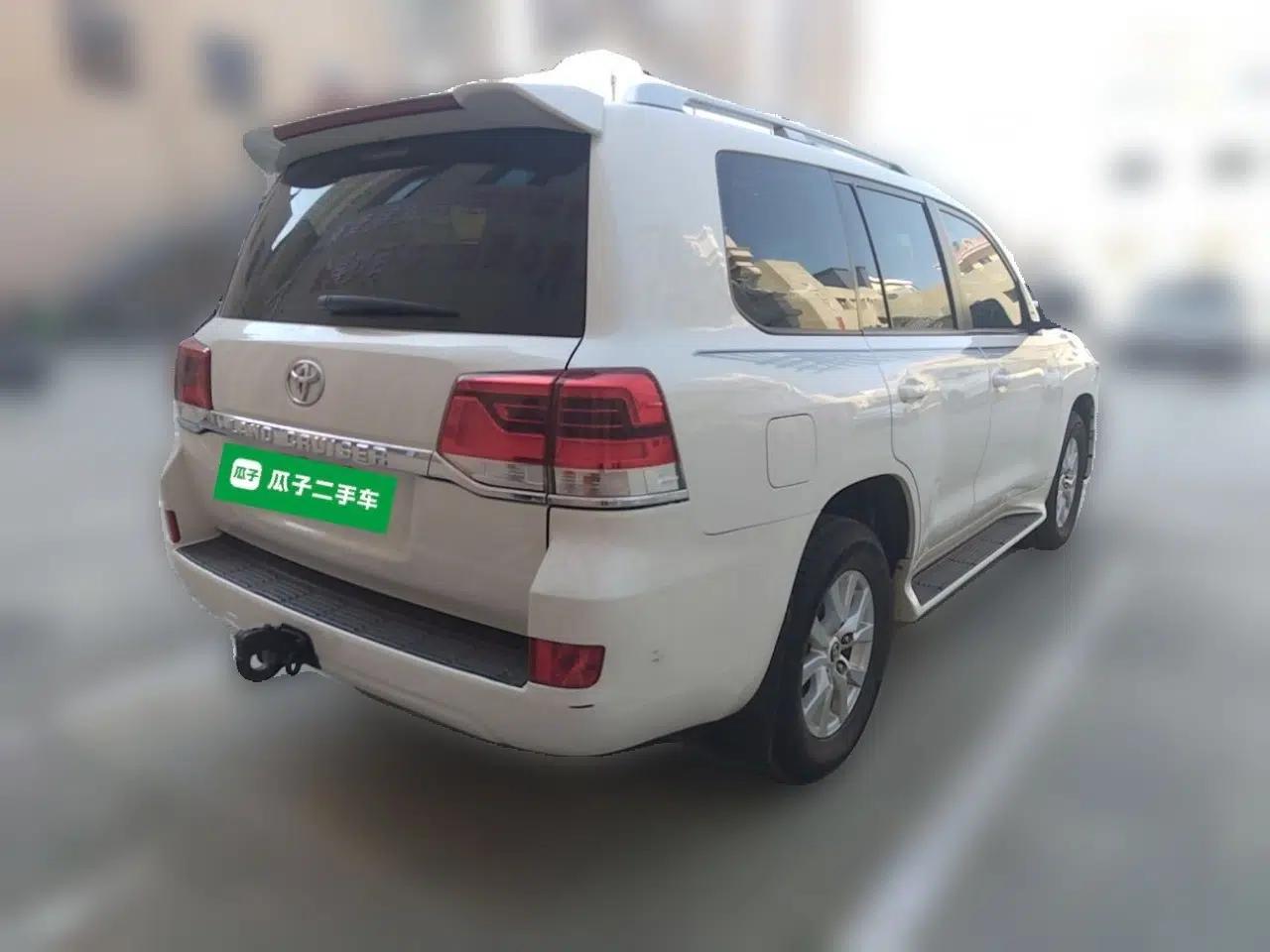 Toyota Land Cruiser — миниатюра 6