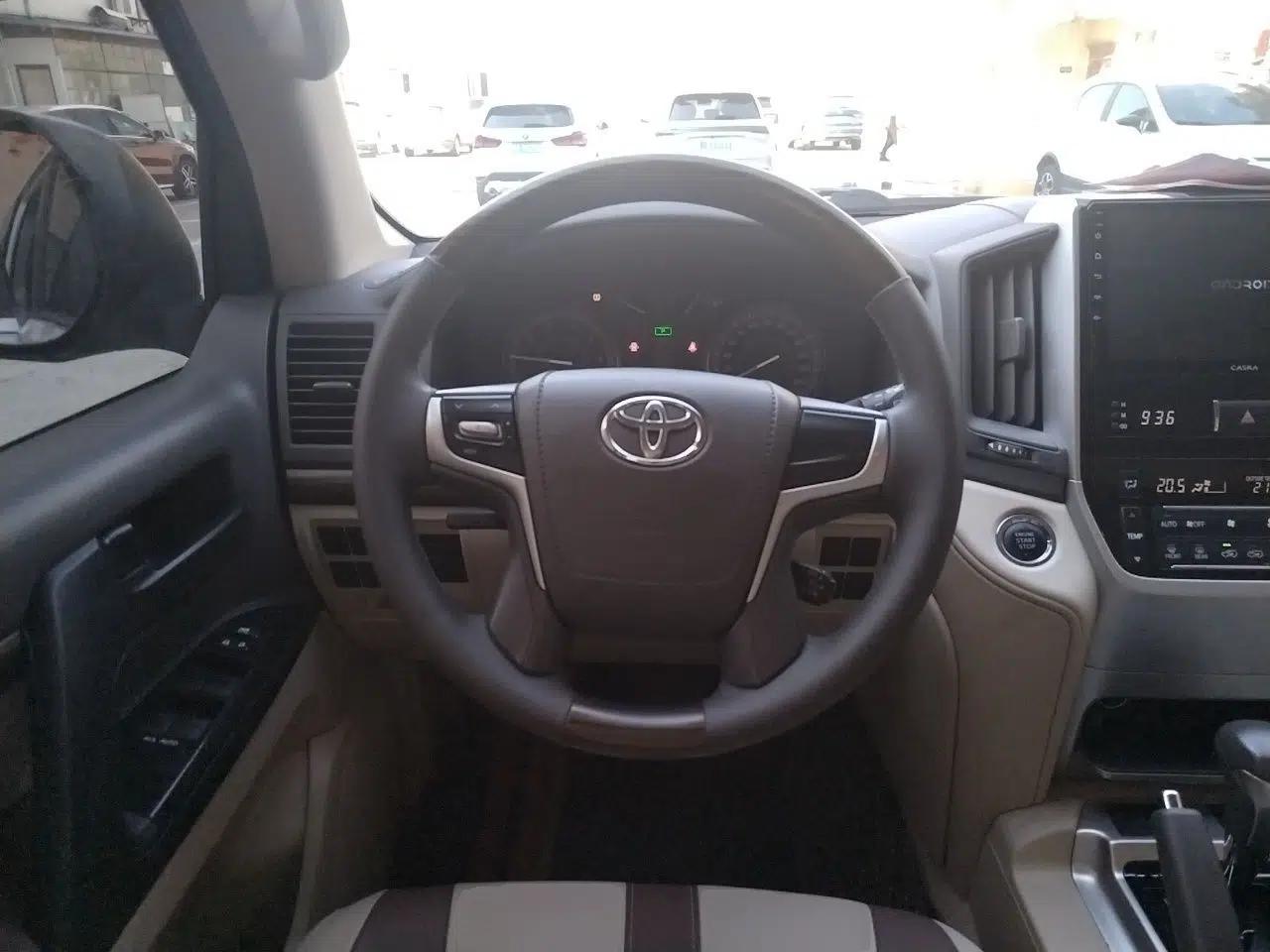 Toyota Land Cruiser — миниатюра 10