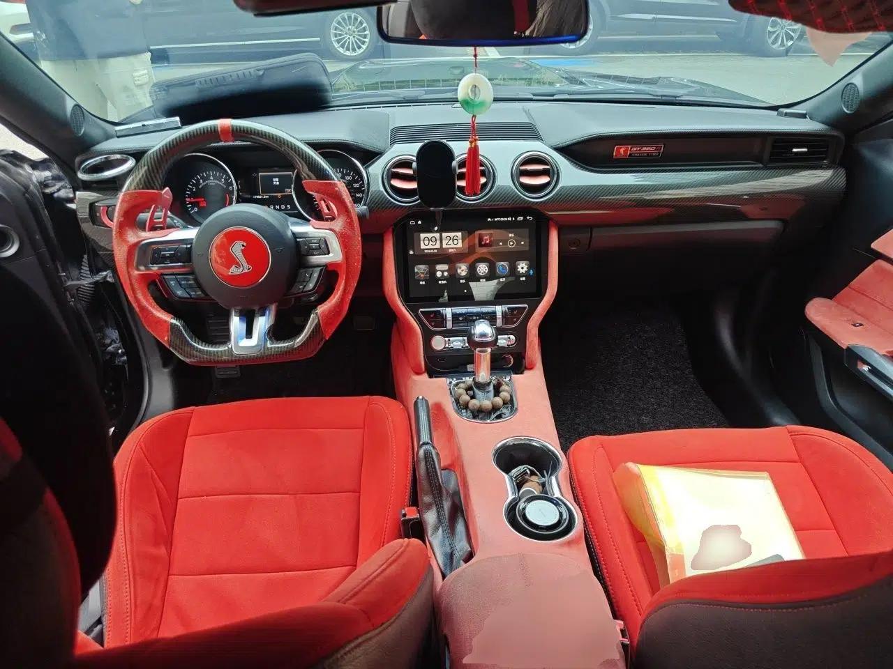 Ford Mustang — миниатюра 9