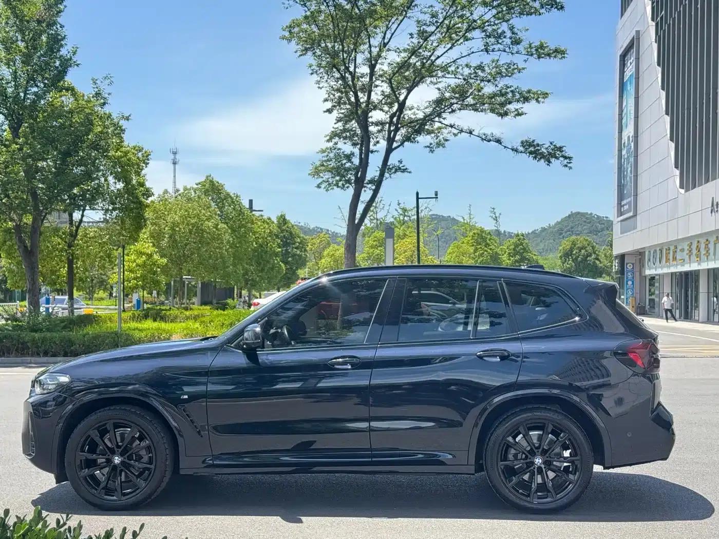 BMW X3 2023 xDrive30i Luxury M Sport Package — миниатюра 4
