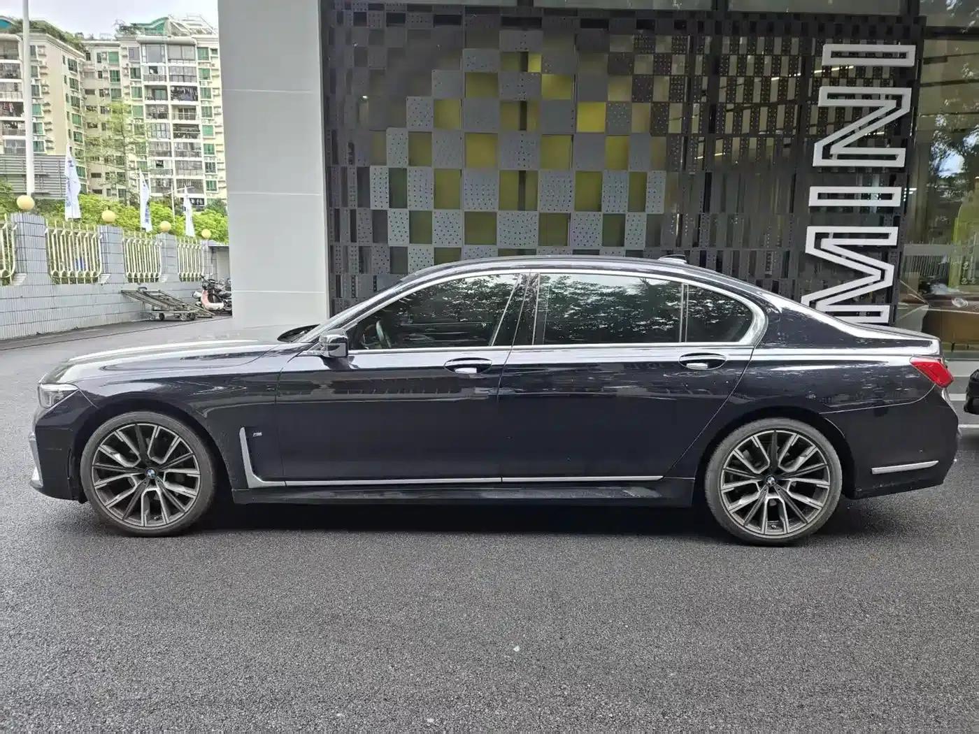 2021 BMW 7 Series 740Li Leading Edition M Sport Package — миниатюра 2