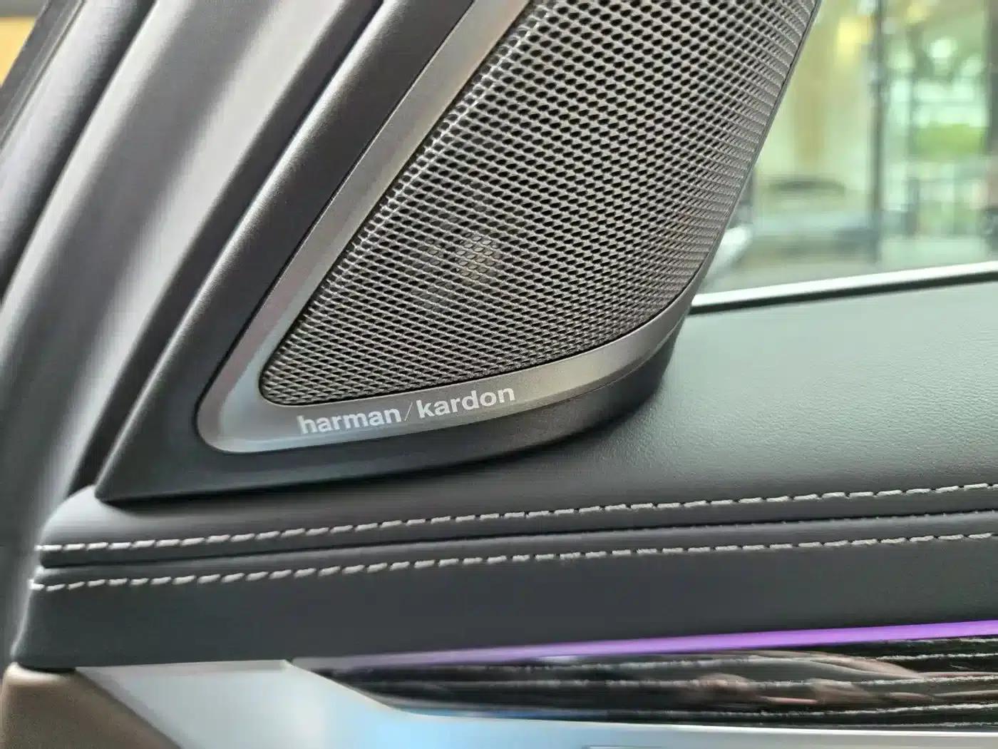 2021 BMW 7 Series 740Li Leading Edition M Sport Package — миниатюра 8