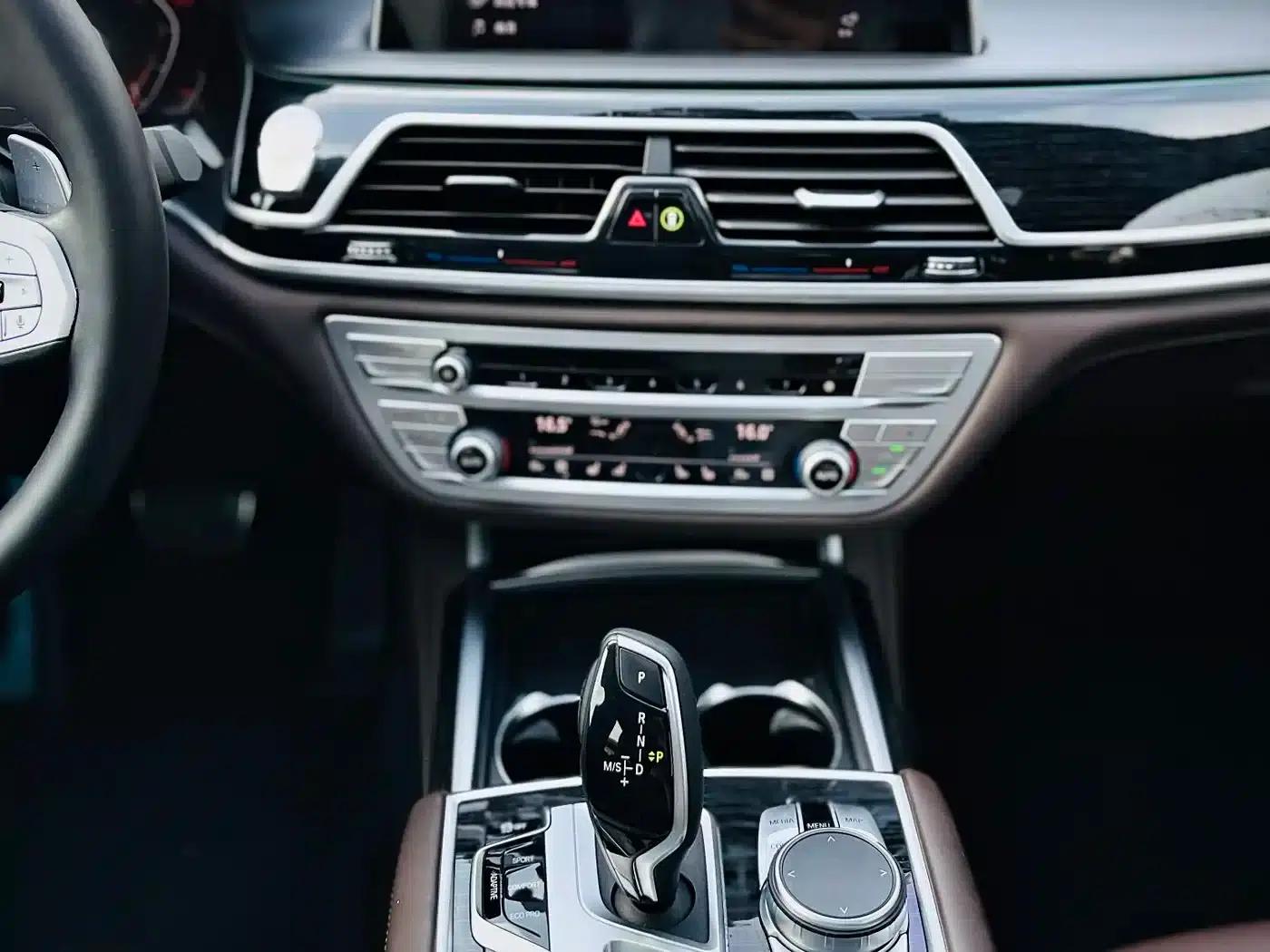 2019 BMW 7 Series Facelift 740Li Luxury M Sport Package — миниатюра 12