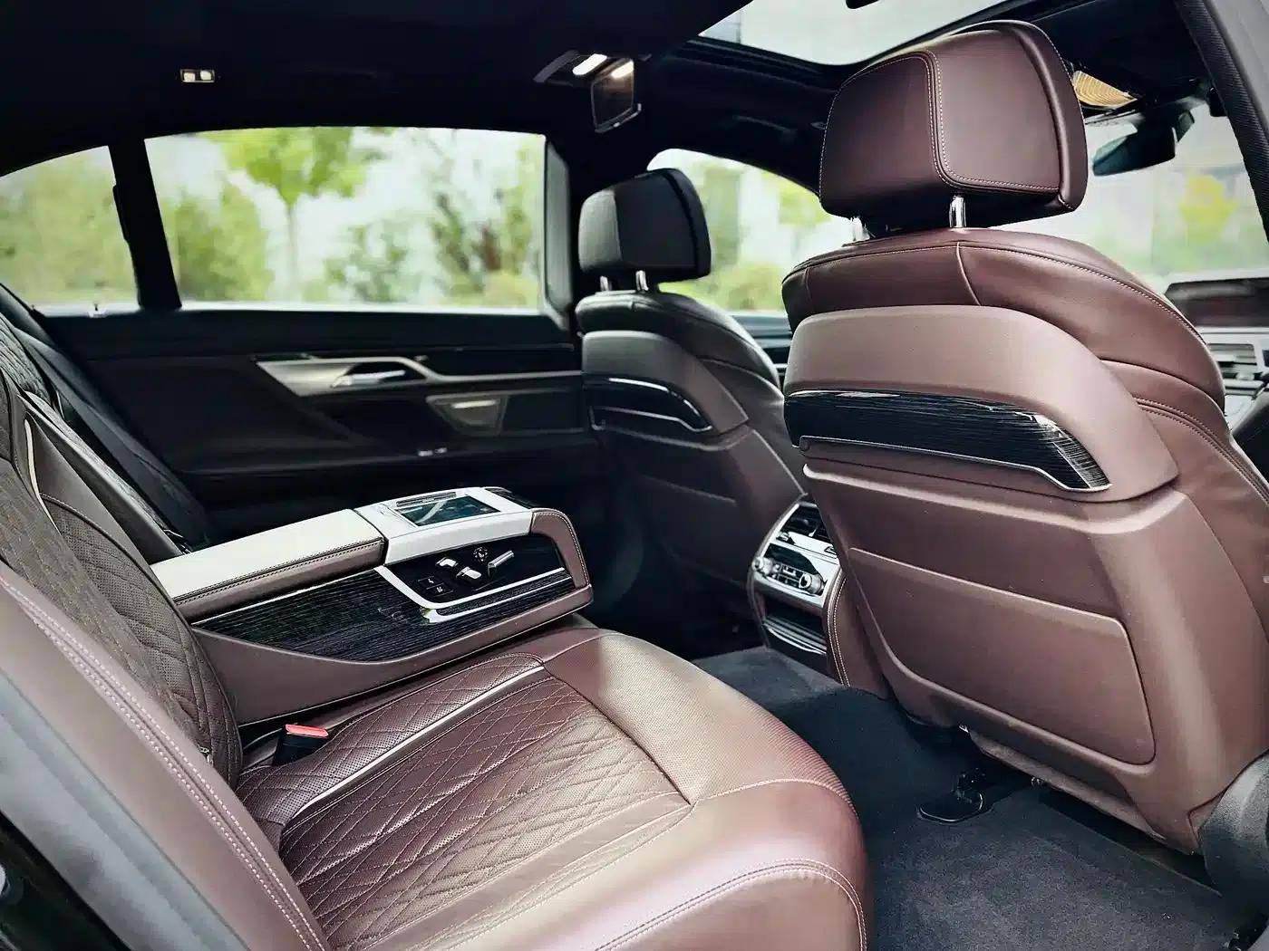 2019 BMW 7 Series Facelift 740Li Luxury M Sport Package — миниатюра 16