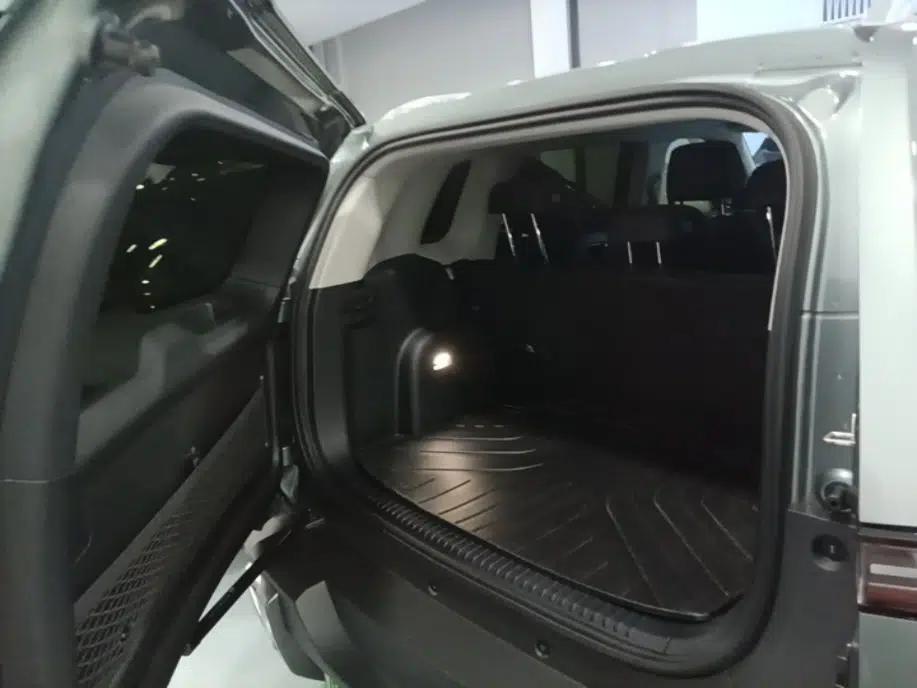 Formula Leopard Titanium 3 2025 501 km Range Rear-Wheel Drive Intelligent Driving Max Edition — миниатюра 22