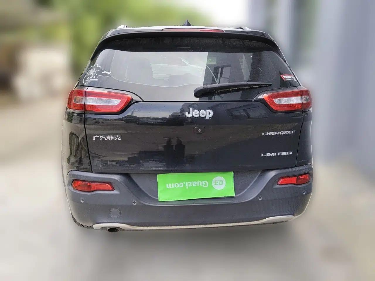 Jeep Cherokee 2017 2.0L Superior Edition — миниатюра 5