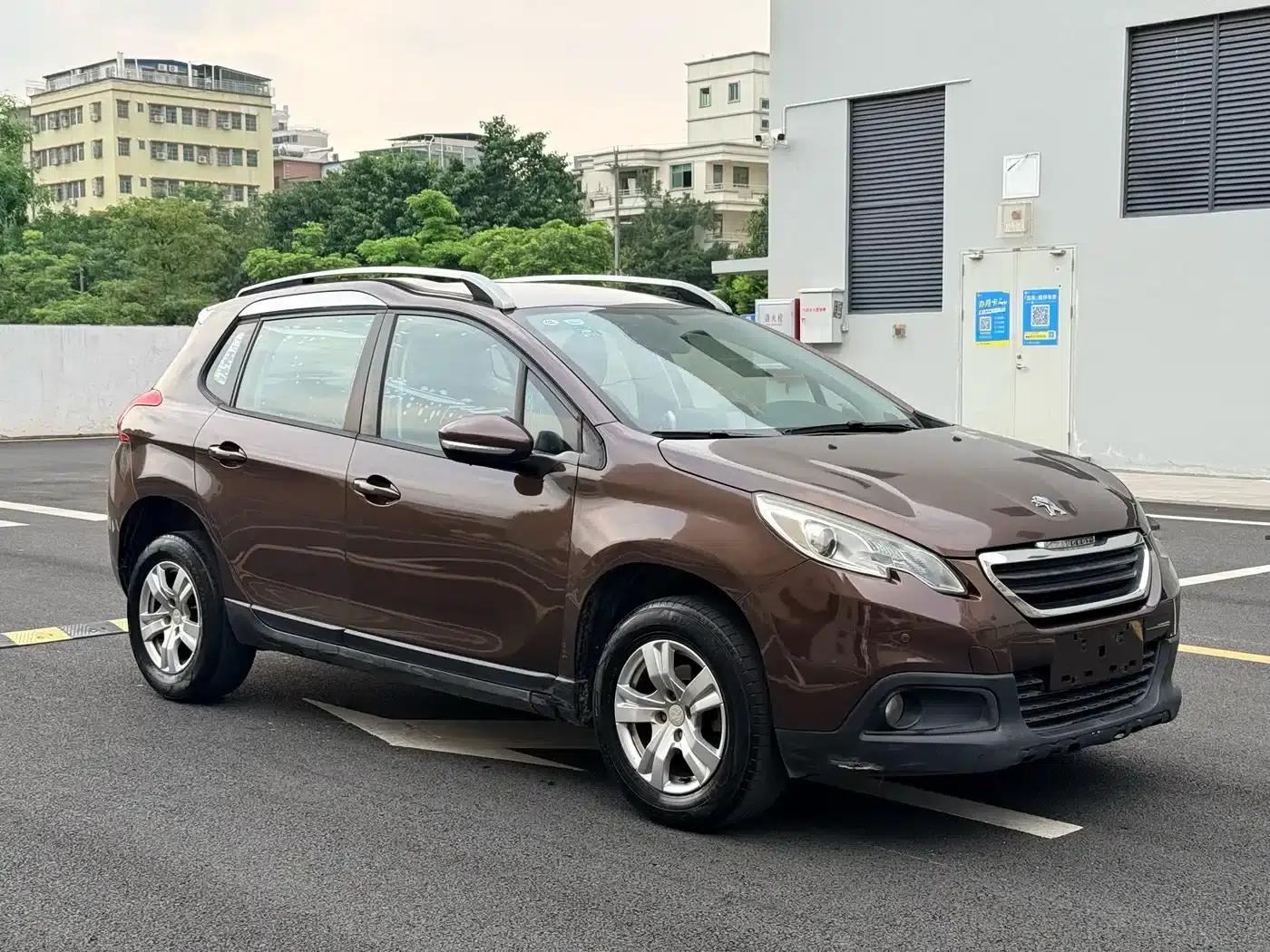 Peugeot 2008 2016 230THP Automatic Fashion Edition — миниатюра 3