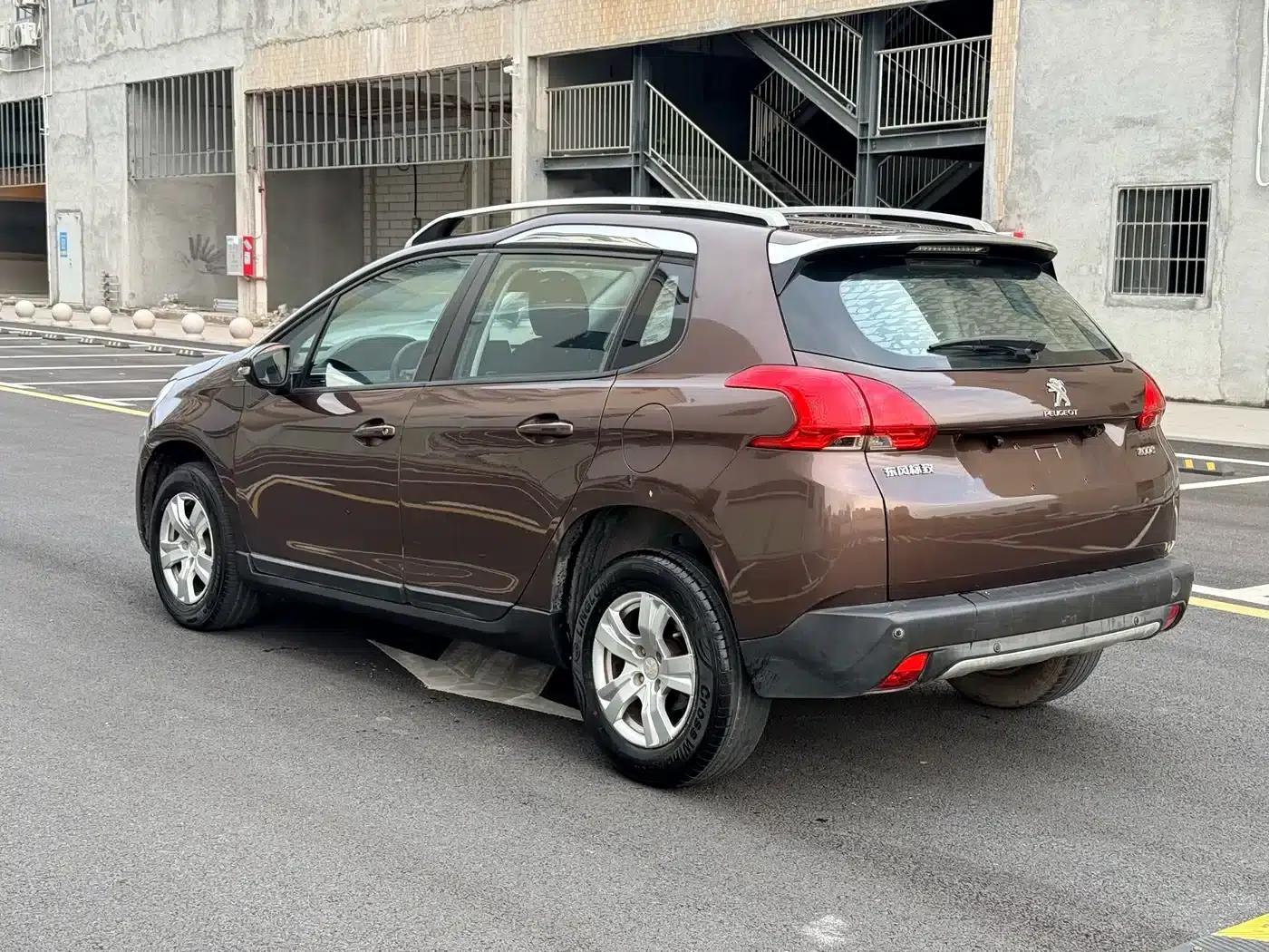Peugeot 2008 2016 230THP Automatic Fashion Edition — миниатюра 7