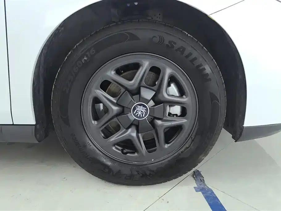 Qin PLUS 2025 DM-i Intelligent Driving Edition 55KM Leading Model — миниатюра 6