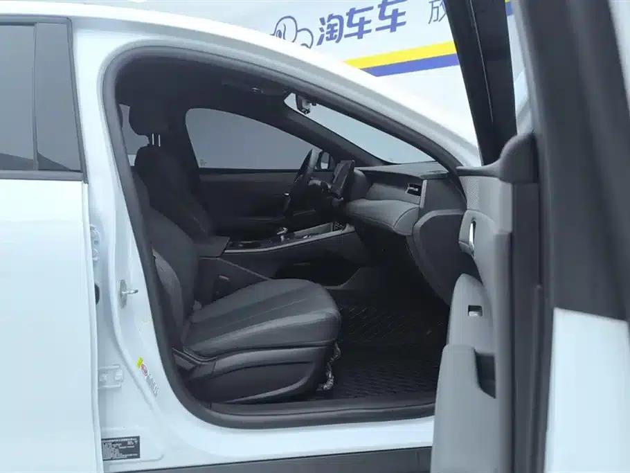 Qin PLUS 2025 DM-i Intelligent Driving Edition 55KM Leading Model — миниатюра 8
