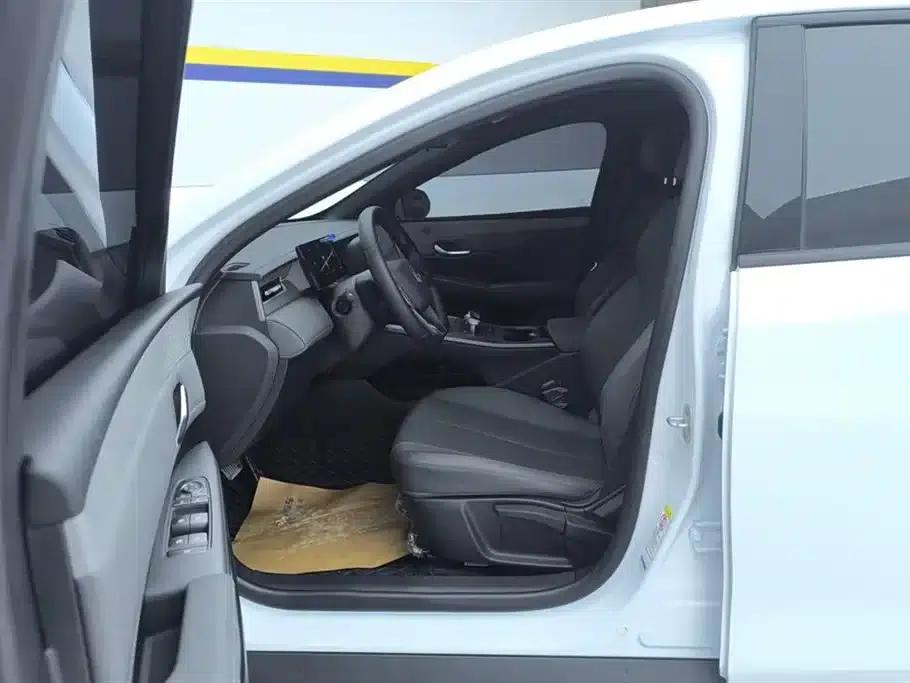 Qin PLUS 2025 DM-i Intelligent Driving Edition 55KM Leading Model — миниатюра 9