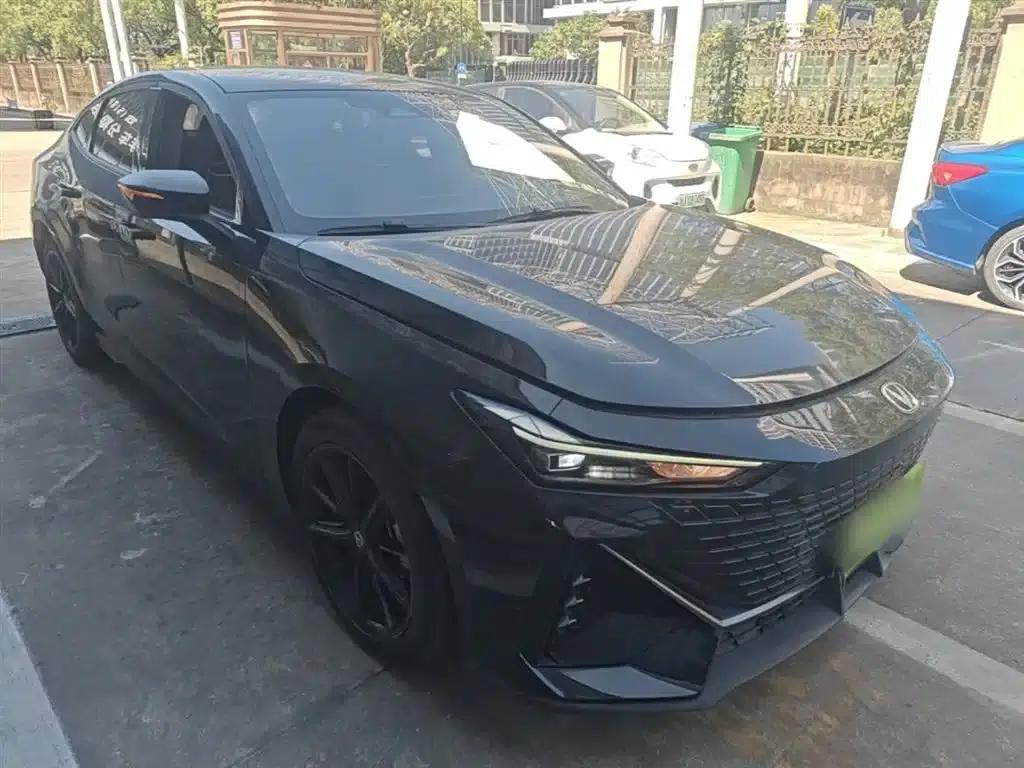 Changan UNI-V 2023 1.5T Premium Edition — миниатюра 4