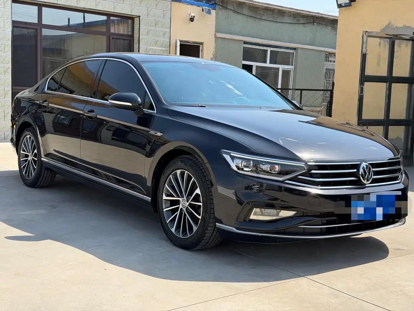 2020 Volkswagen Passat 330TSI DSG Luxury — миниатюра 3