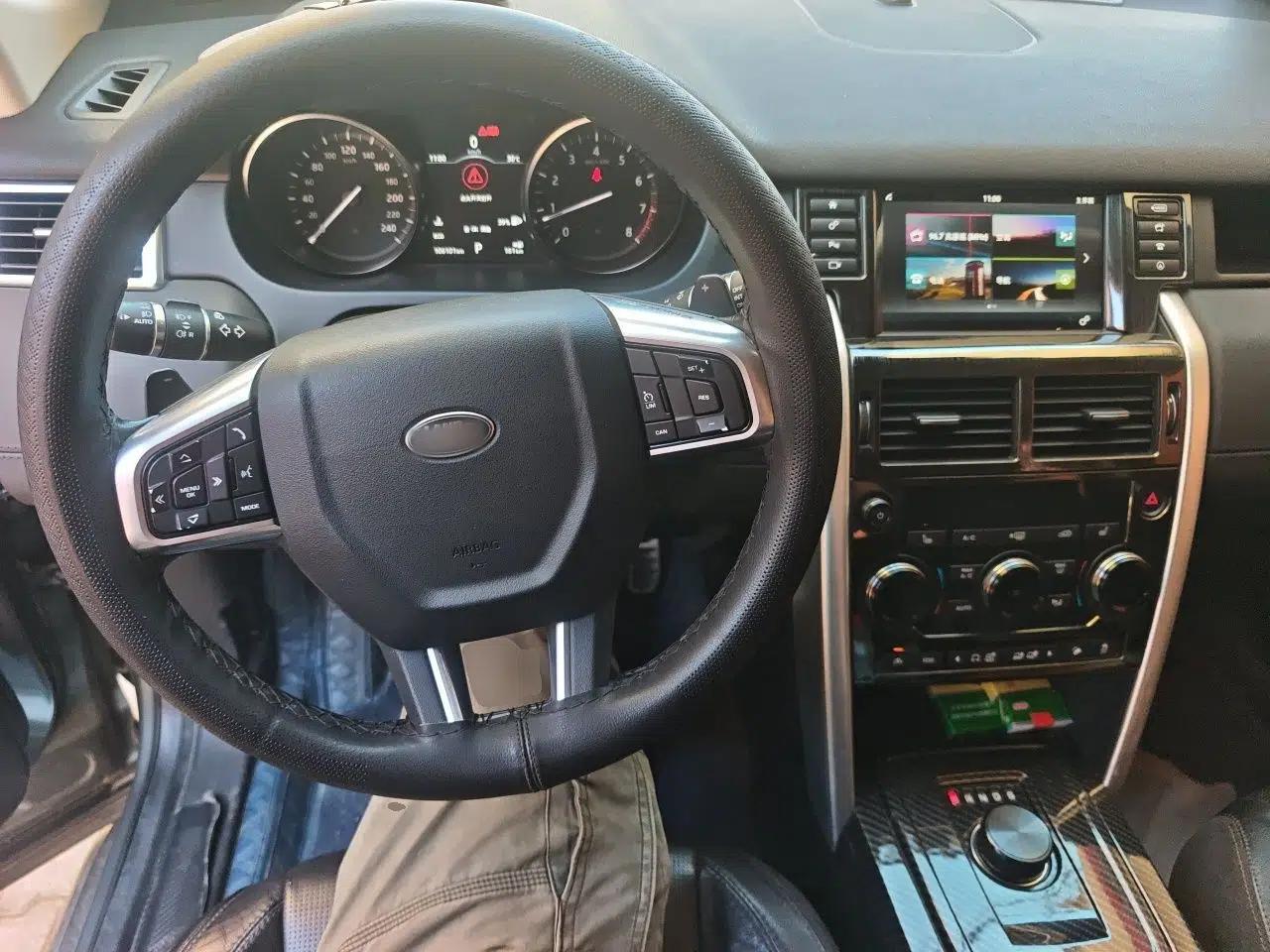 Land Rover Discovery Sport 2017 2.0T HSE — миниатюра 10