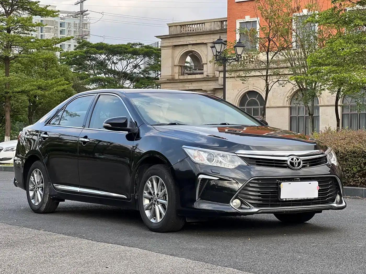 Camry 2016 2.0G 10th Anniversary Luxury Edition — миниатюра 3
