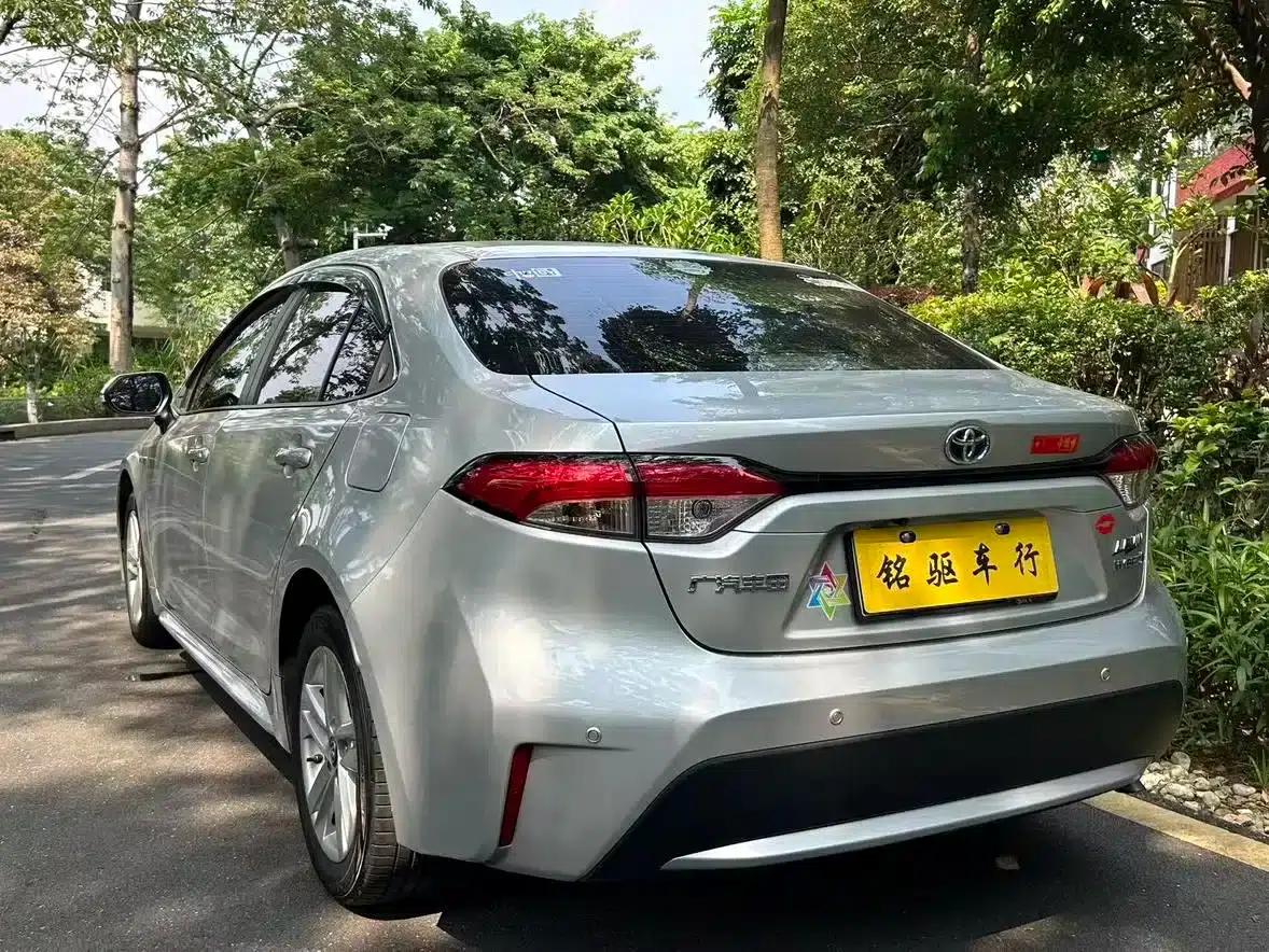 Levin 2022 Hybrid 1.8H E-CVT Leading Edition — миниатюра 4