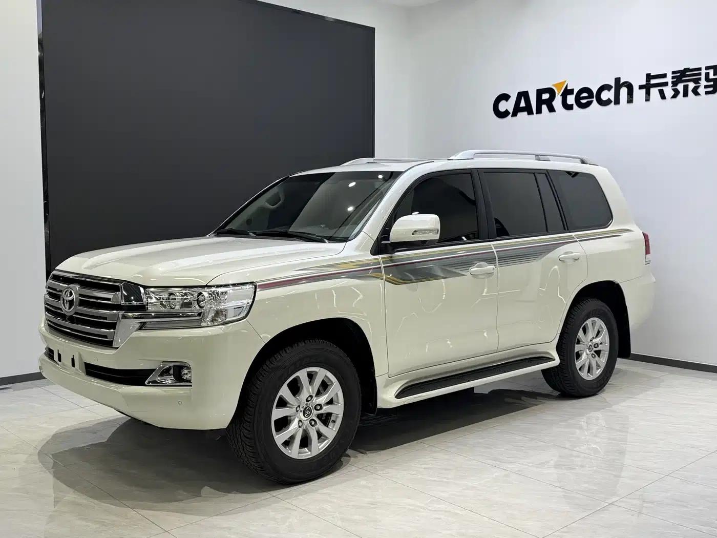 2019 Land Cruiser (Imported) 4.6L Middle East Edition — миниатюра 1