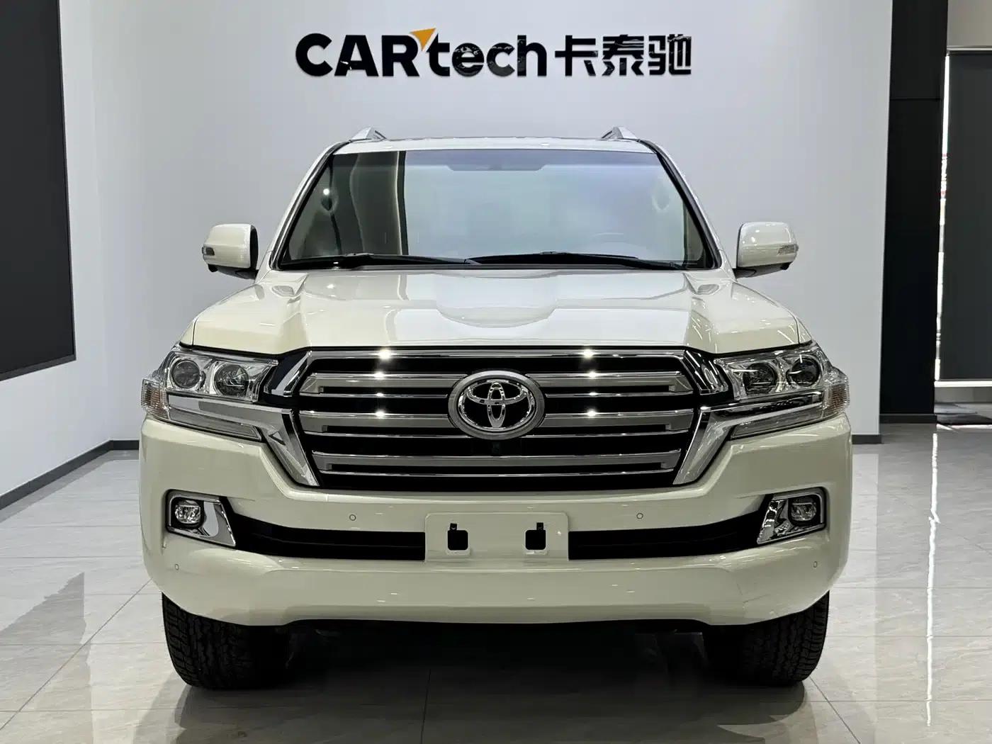 2019 Land Cruiser (Imported) 4.6L Middle East Edition — миниатюра 2