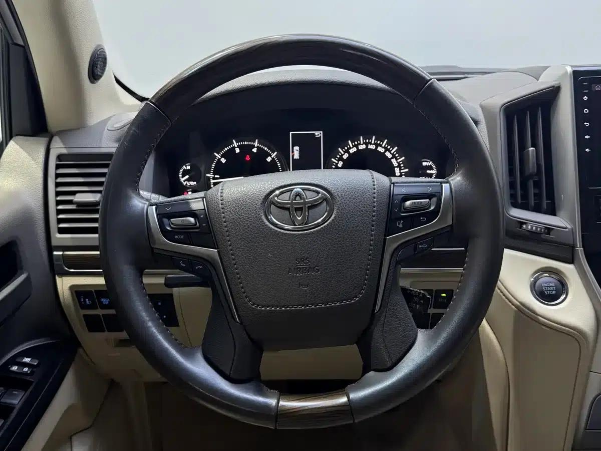 2019 Land Cruiser (Imported) 4.6L Middle East Edition — миниатюра 12