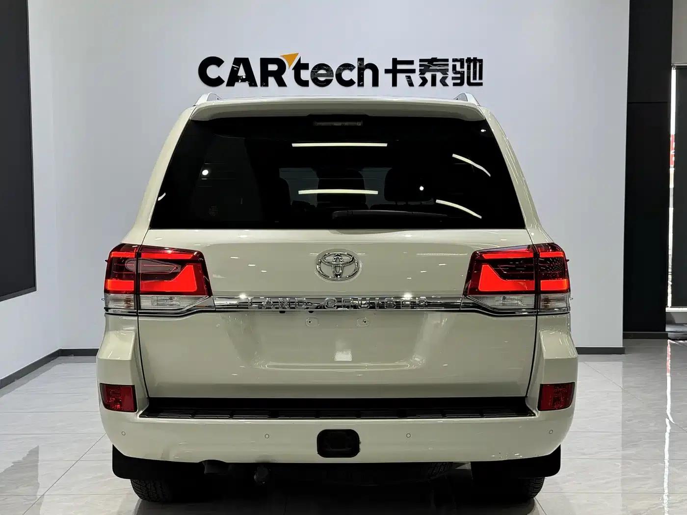 2019 Land Cruiser (Imported) 4.6L Middle East Edition — миниатюра 4