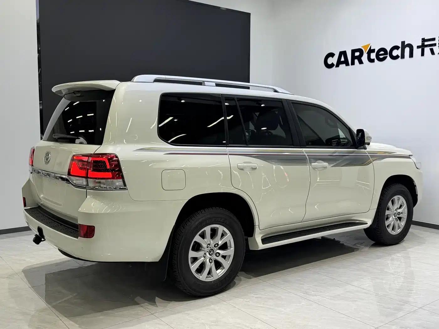 2019 Land Cruiser (Imported) 4.6L Middle East Edition — миниатюра 6
