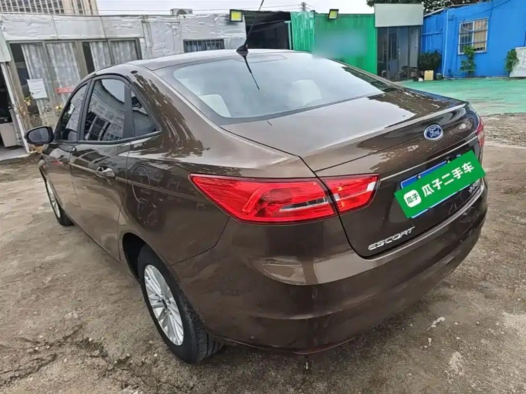 Ford Focus 2017 1.5L Automatic Comfort Model — миниатюра 5